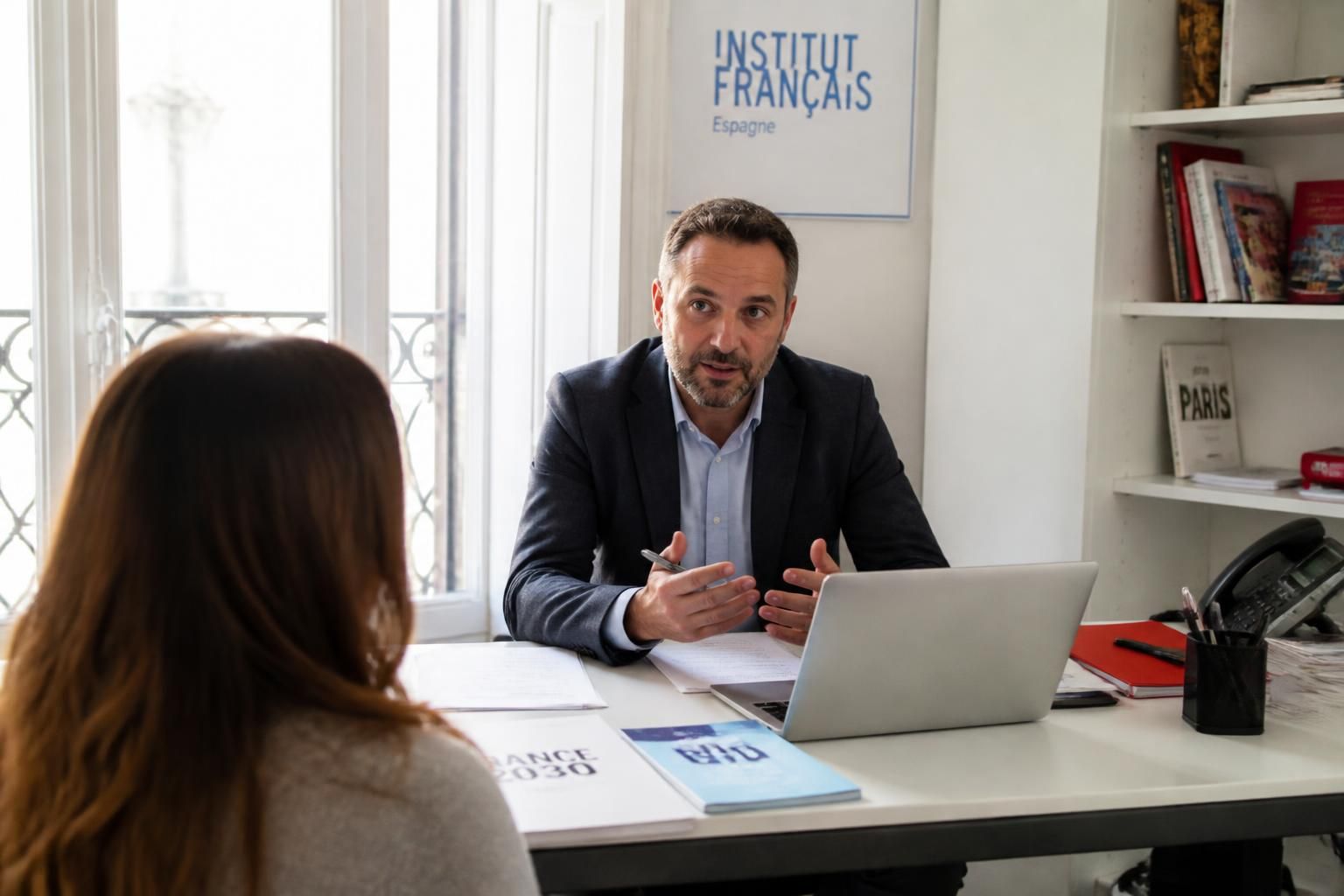 découvrez le guide complet des salaires d'un criminologue en france, avec une analyse des rémunérations selon l'expérience et le statut professionnel.