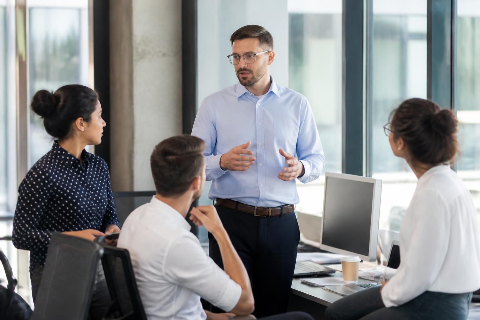 découvrez les styles de management pour identifier celui qui correspond parfaitement à votre équipe et optimiser la performance ainsi que la cohésion au sein de votre organisation.