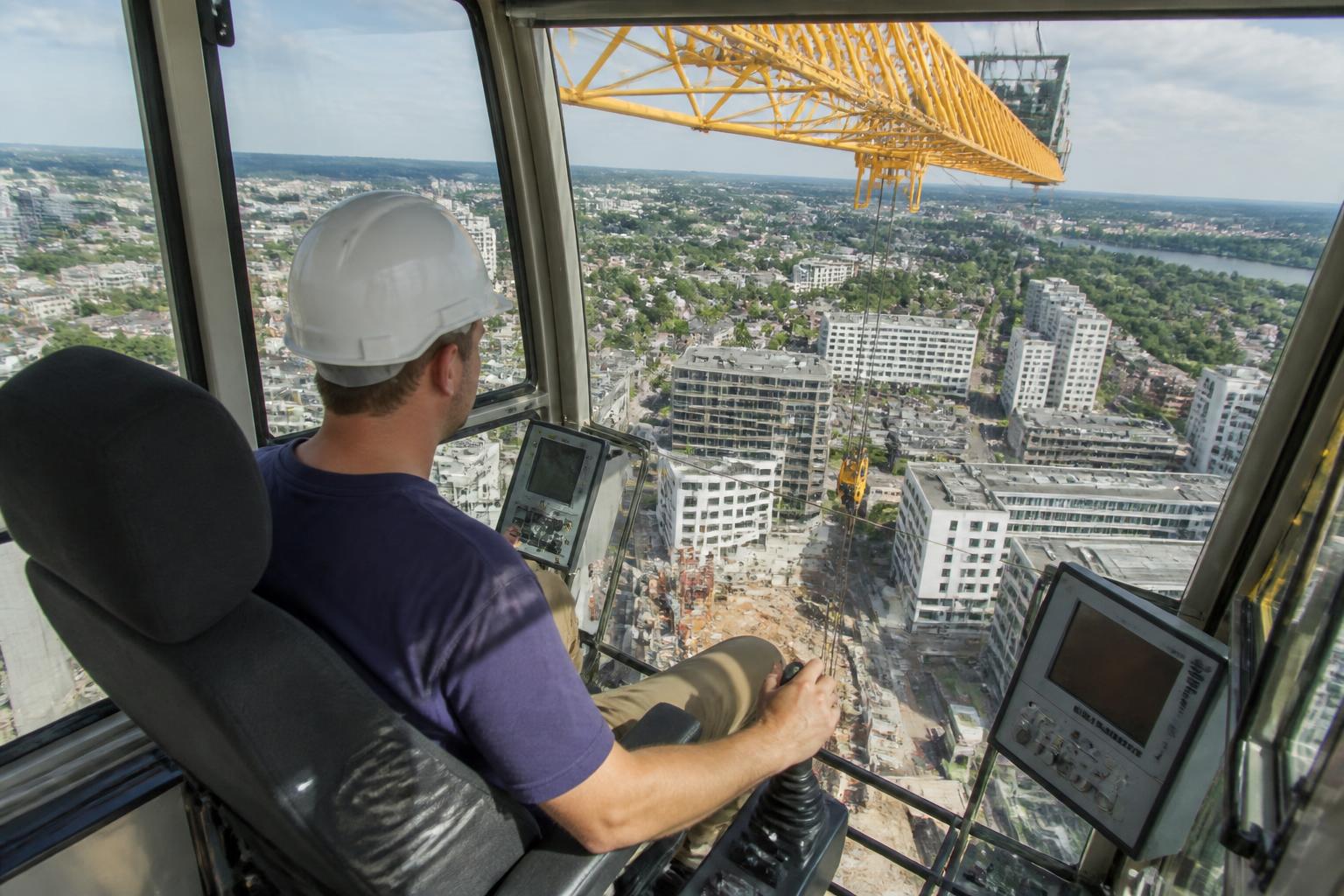 découvrez notre guide complet pour devenir grutier et maîtriser l'art du conducteur de grue à tour. apprenez les compétences essentielles, les formations requises et les conseils pratiques pour réussir dans ce métier passionnant.